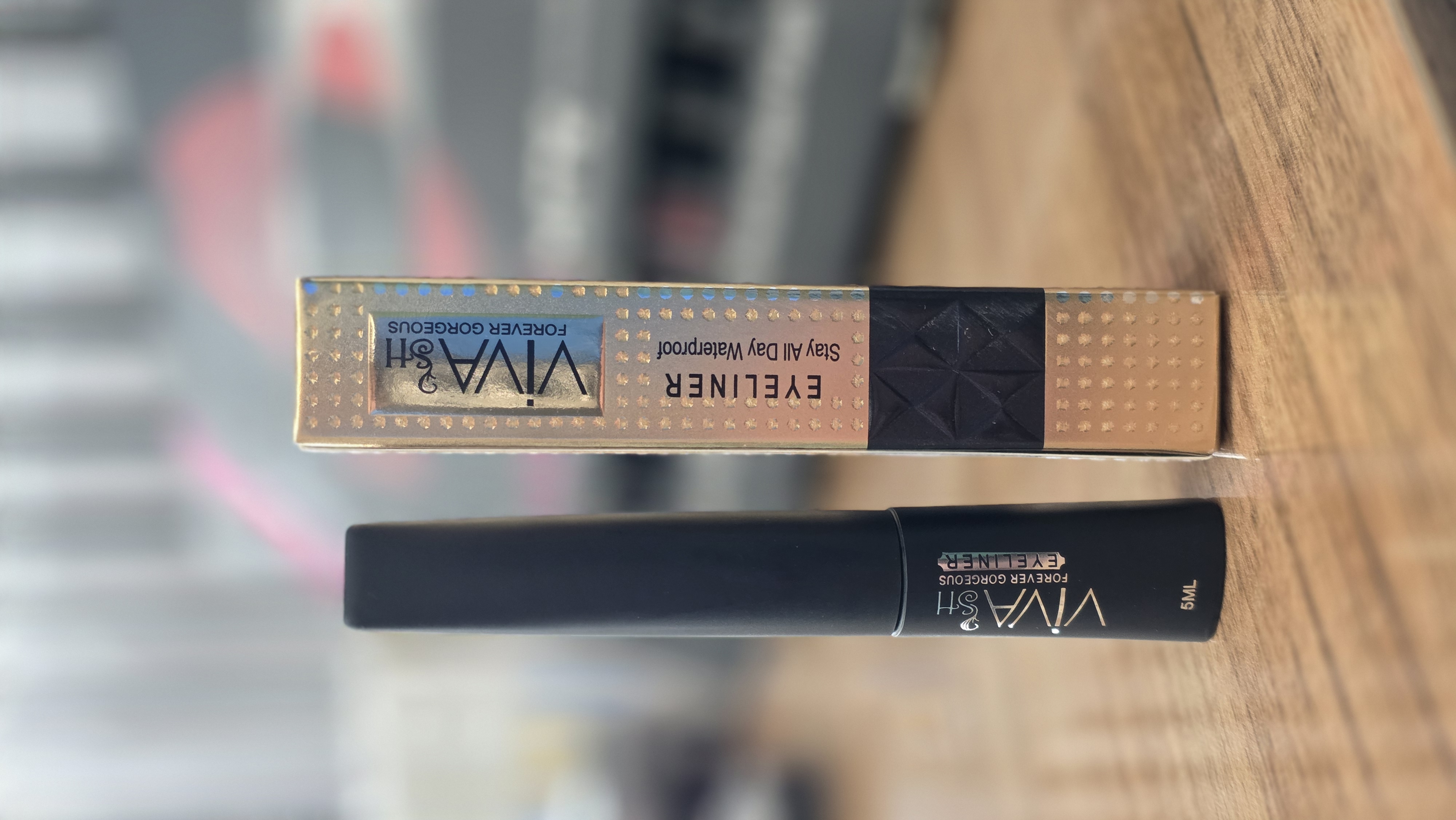 خط چشم مویی کوزه ای ویواش